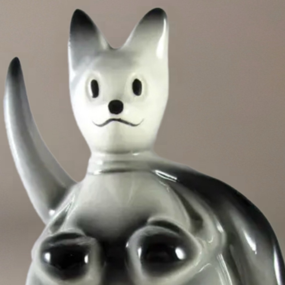 Vintage 1956 Ceramic Boxing Kangaroo Dresser Valet Caddy Figurine - Glossy